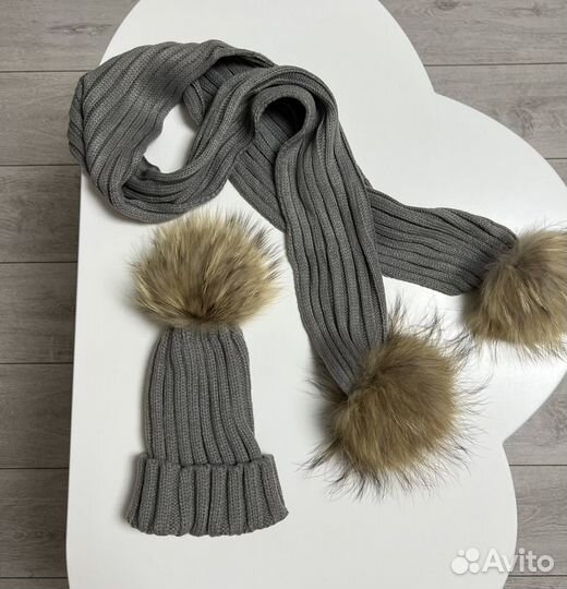 Детский комплект шапка и шарф с помпонами