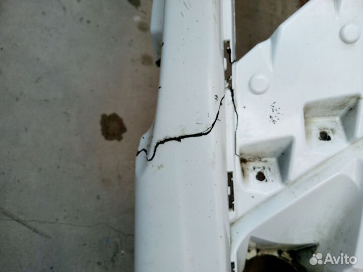 Продам бампер передний на Гранту