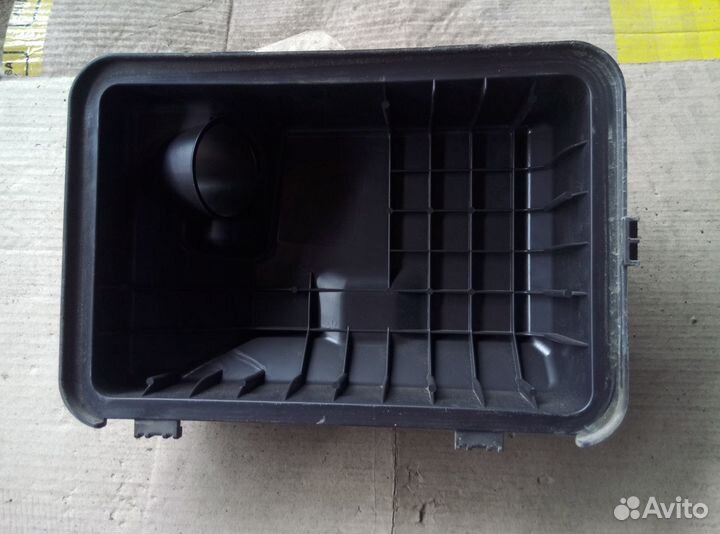 Крышка воздушного фильтра Mitsubishi ASX