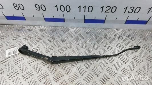 Щеткодержатель лобового стекла jeep grand cherokee
