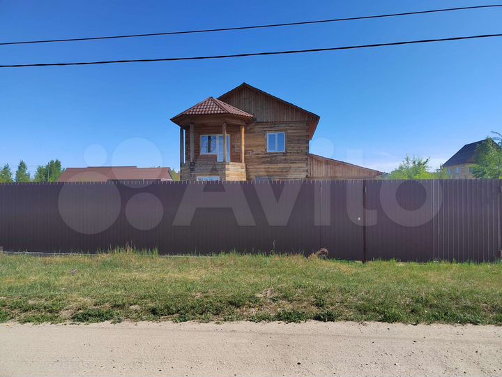 Коттедж 180 м² на участке 10 сот.