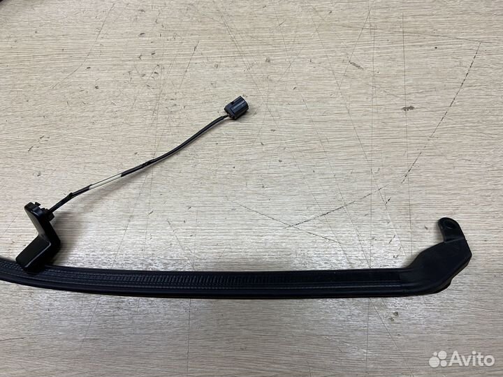 Сенсор датчик задней правой двери Toyota Alphard 3