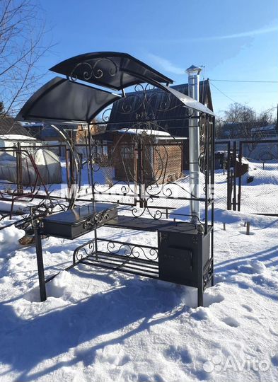 Мангал с крышей