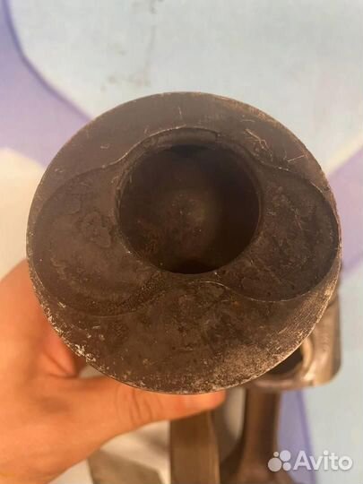 Поршень в сборе с шатуном 038107065CH