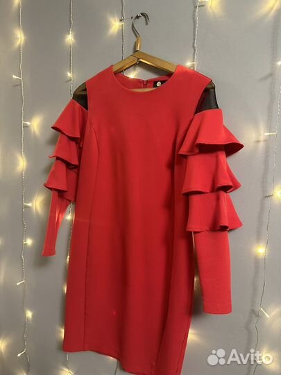 Платье красное