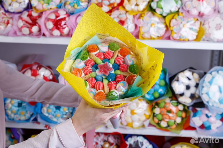 Сладкий свежий букет из суфле и мармелада, набор