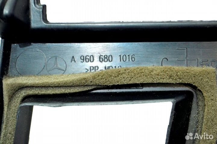 Пластиковая крышка торпеды mercedes-benz Actros MP