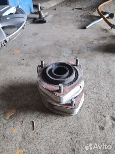 Опорный подшипник