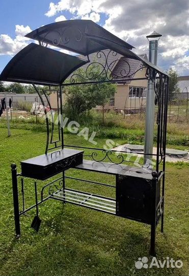 Мангал с крышей
