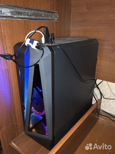 Игровой компьютер с монитором