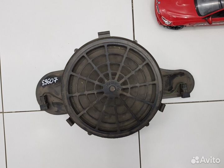 Сабвуфер (Mercedes-Benz S-class)