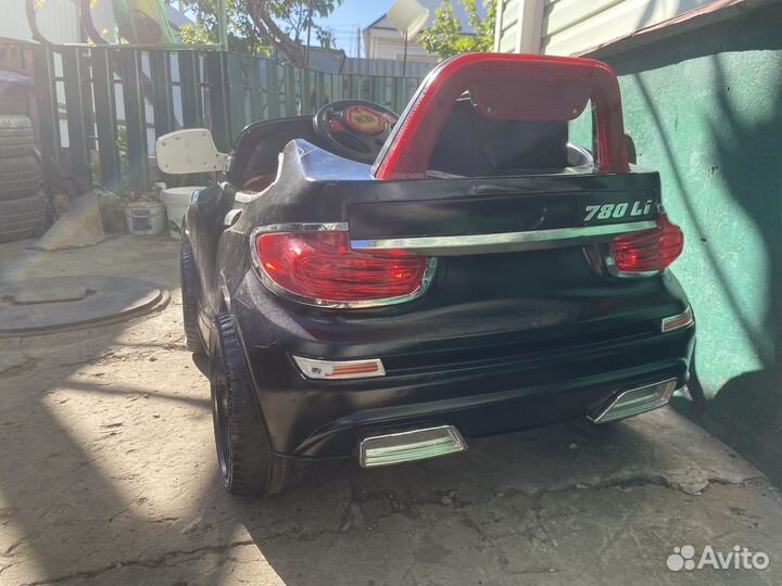 Детский электромобиль