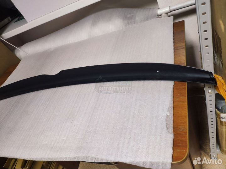 Спойлер Lip на кромку багажника Toyota Camry 50 55