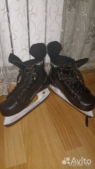 Коньки хоккейные 40 размер