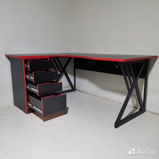 Угловой компьютерный стол, с тумбой