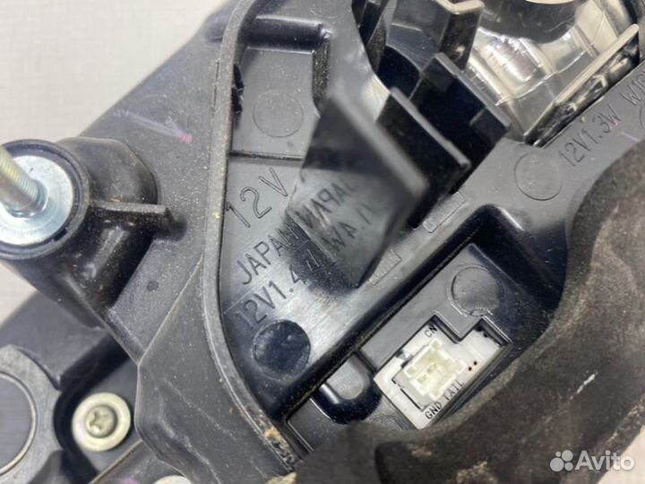 Фонарь внутренний задний левый Toyota Camry