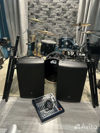 Jbl eon 615+пульт soundcraft mfx8+стойки
