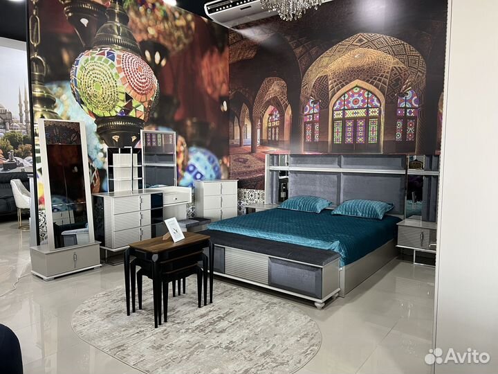 Спальный гарнитур