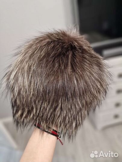 Женские меховые шапки