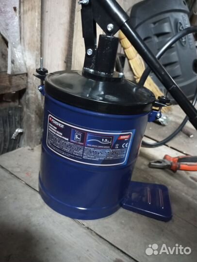 Нагнетатель смазки