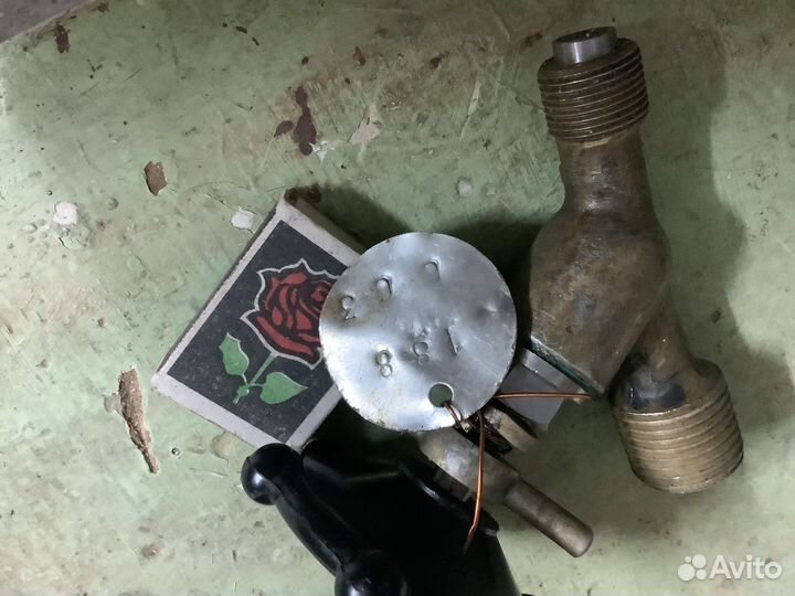 Манометрический запорный краны