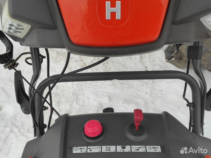 Снегоуборщик бензиновый