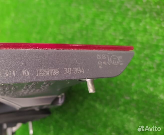 Стоп сигнал в крышку багажника Lexus GS 2011-2015