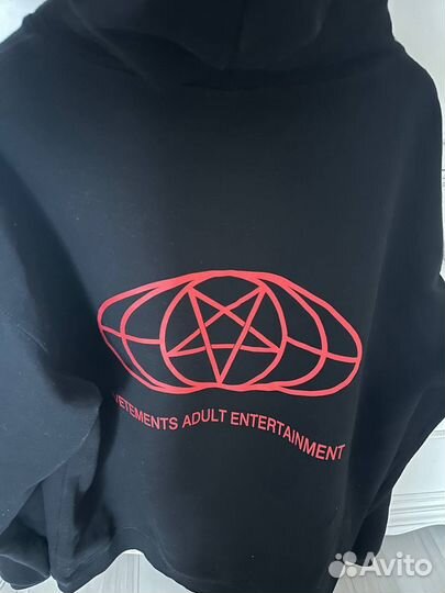 Vetements restricted на руках