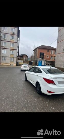 Hyundai Solaris 1.4 AT, 2016, битый, 200 000 км