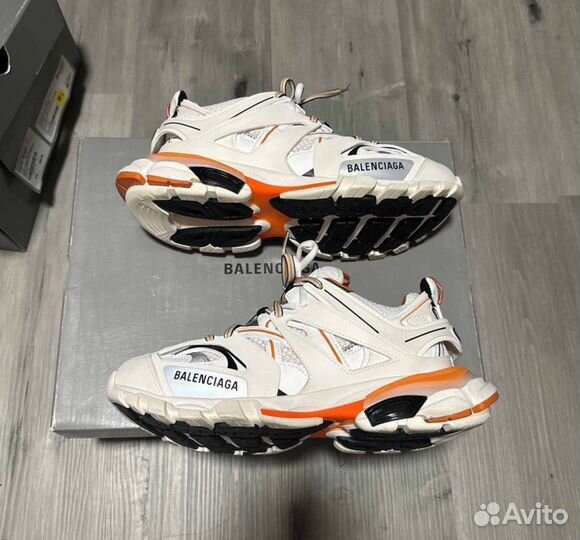 Balenciaga track