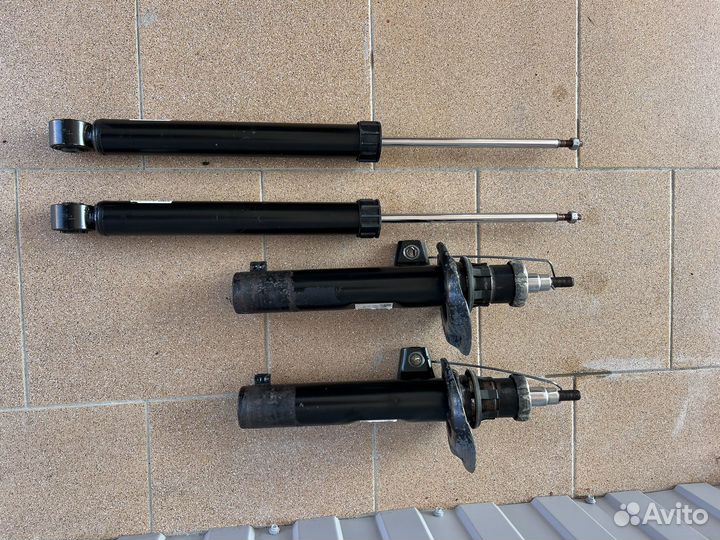 Стойка амортизатора
