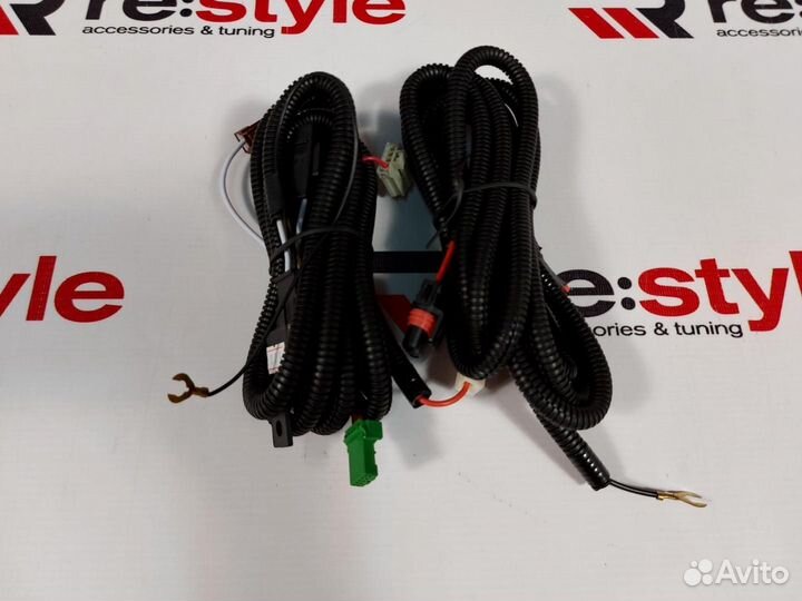 Туманки Toyota Fielder 121 1м 00-02г TY400 dlaa