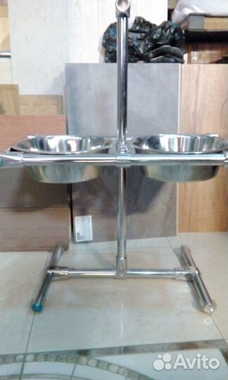 Подставка для кормления собак, регулируемая