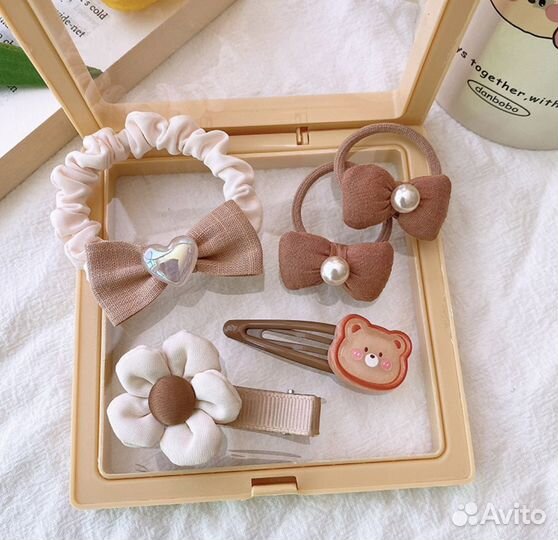 Набор резинок и заколок для волос