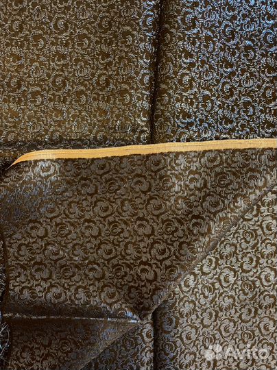 Отрез ткани парча