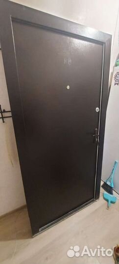 Дверь входная металлическая бу