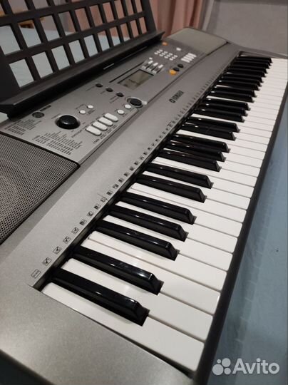 Синтезатор yamaha psr R300