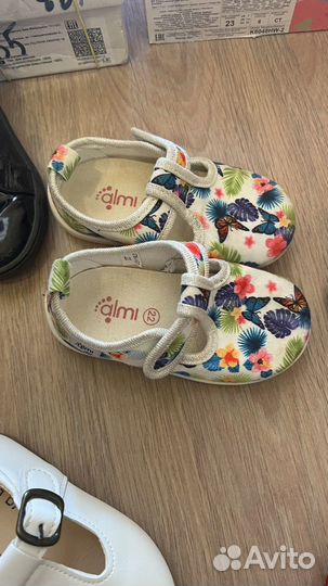 Обувь на девочку пакетом 22 23