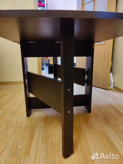 Кухонный стол