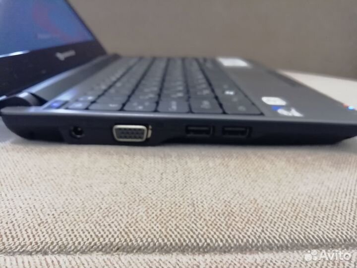 Продам нетбук