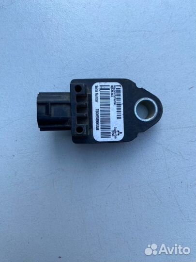 Датчик airbag передний Mitsubishi Outlander