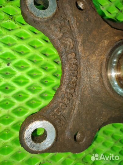 Цапфа ступица Пежо 308