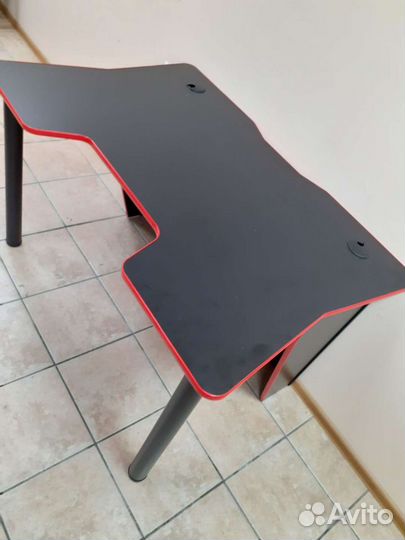 Стол геймерский игровой