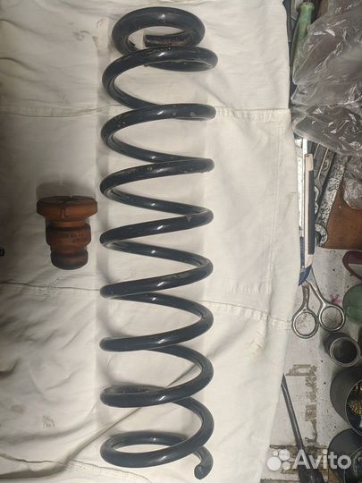 Пружина передняя a2113211304 Mercedes E230