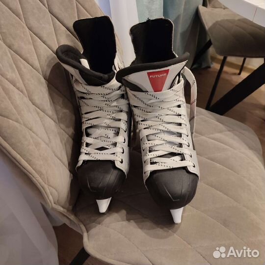 Хоккейные коньки 43 размер