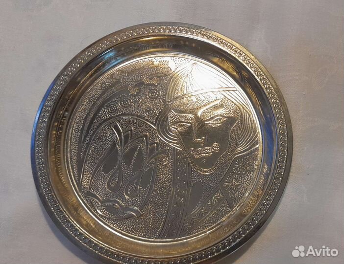 Тарелки-поднос из 