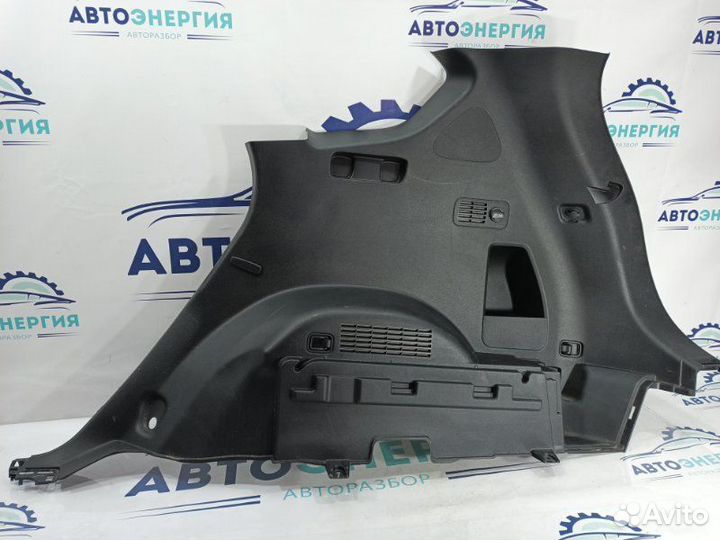 Обшивка багажника задняя правая Hyundai Santa Fe