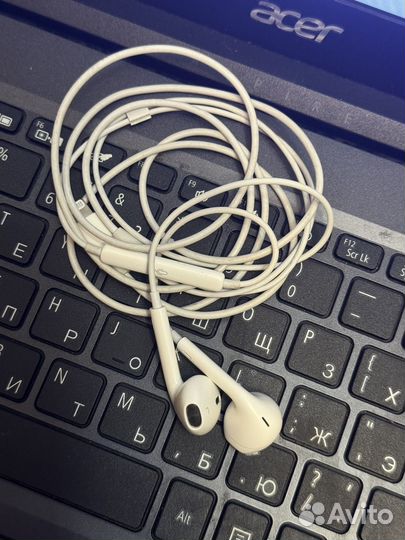 Наушники apple earpods lightning проводные