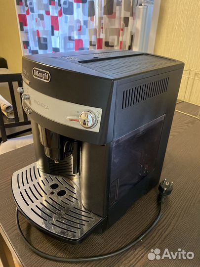 Кофемашина delonghi magnifica 3000