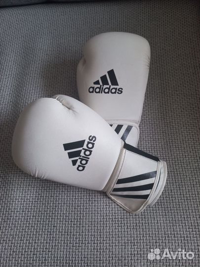 Боксерские перчатки